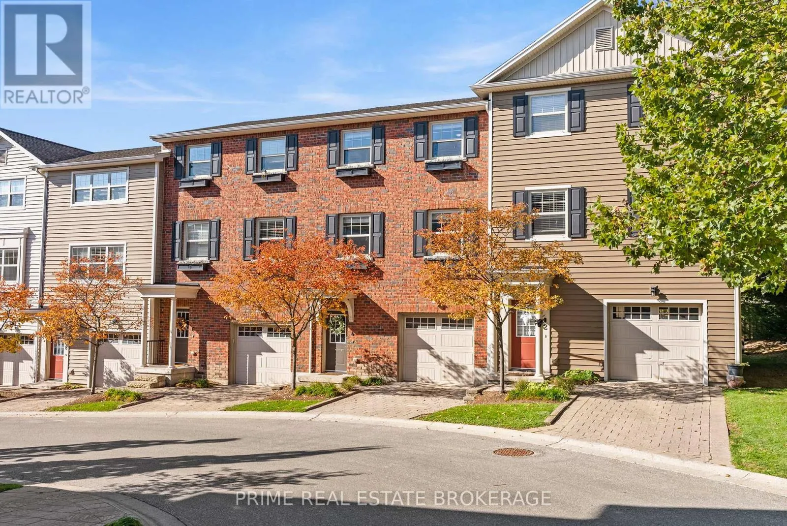 4 - 1850 BEAVERBROOK AVENUE #4