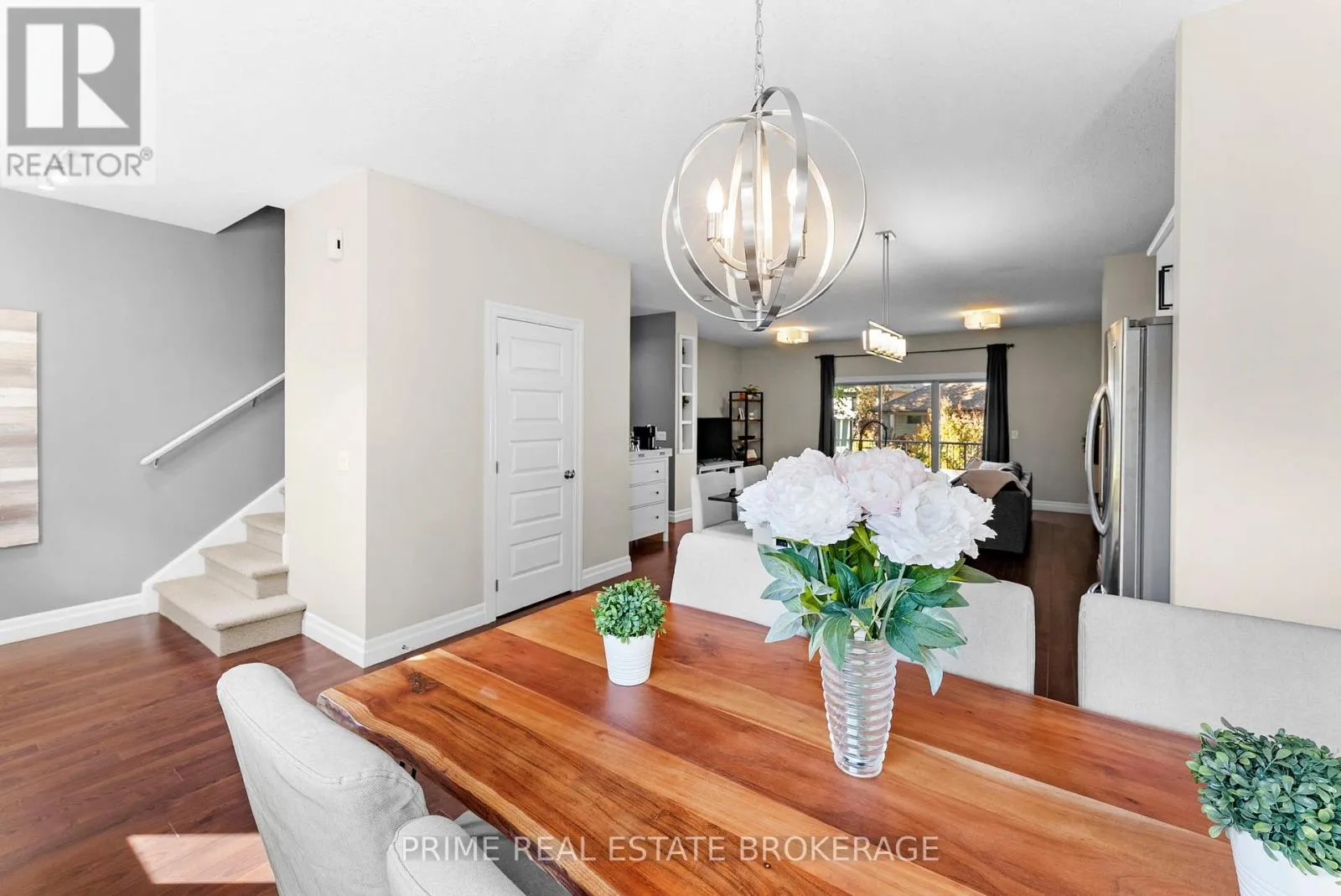 4 - 1850 BEAVERBROOK AVENUE #4