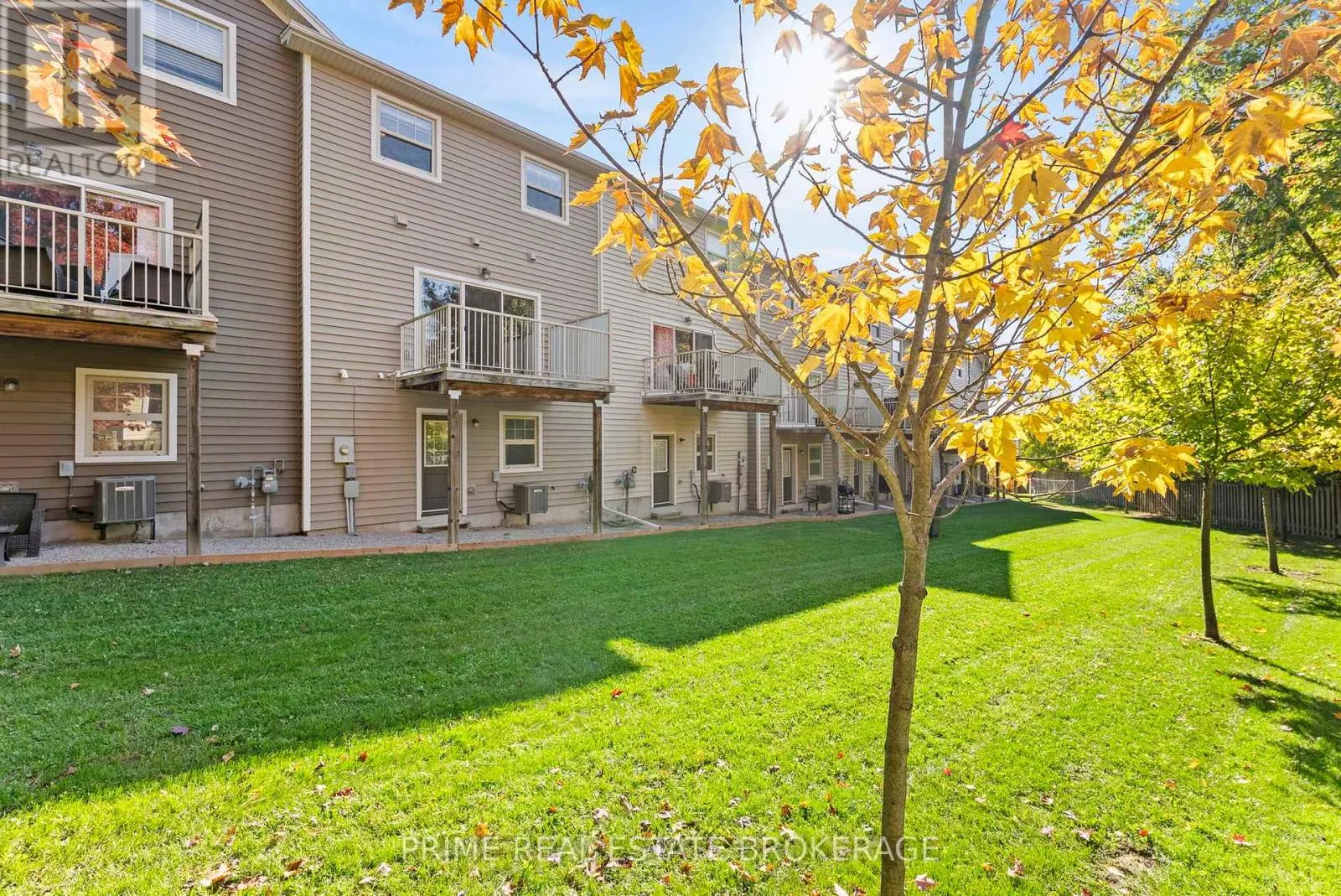 4 - 1850 BEAVERBROOK AVENUE #4