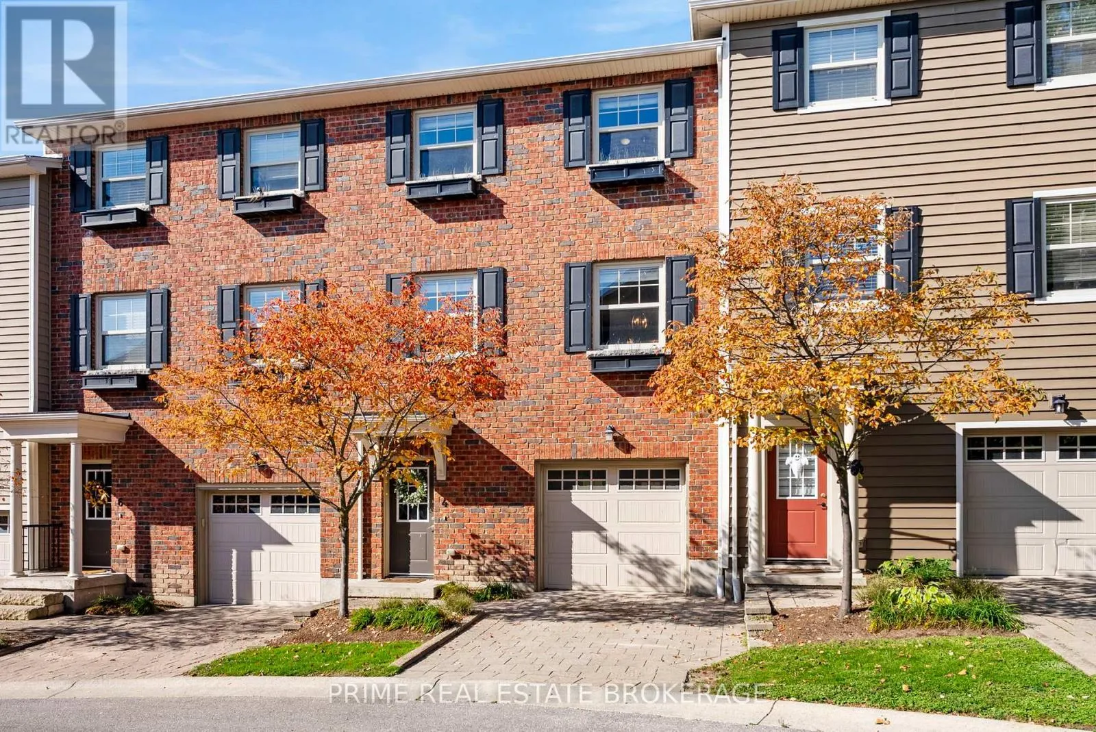 4 - 1850 BEAVERBROOK AVENUE #4