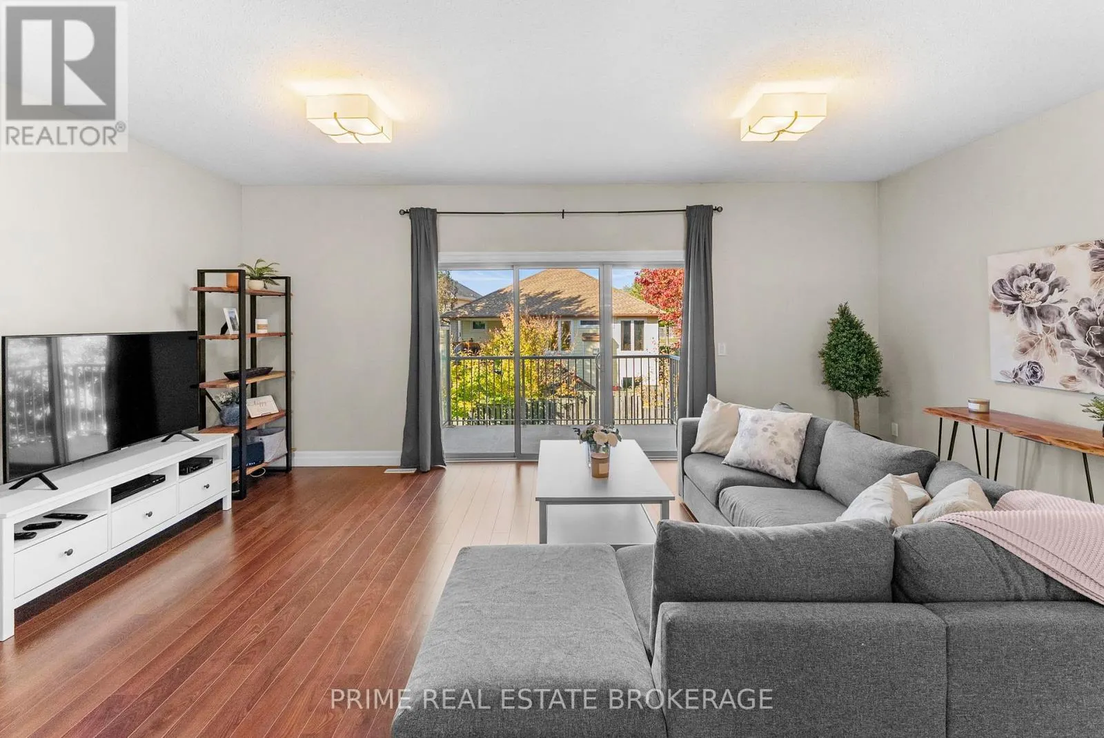 4 - 1850 BEAVERBROOK AVENUE #4