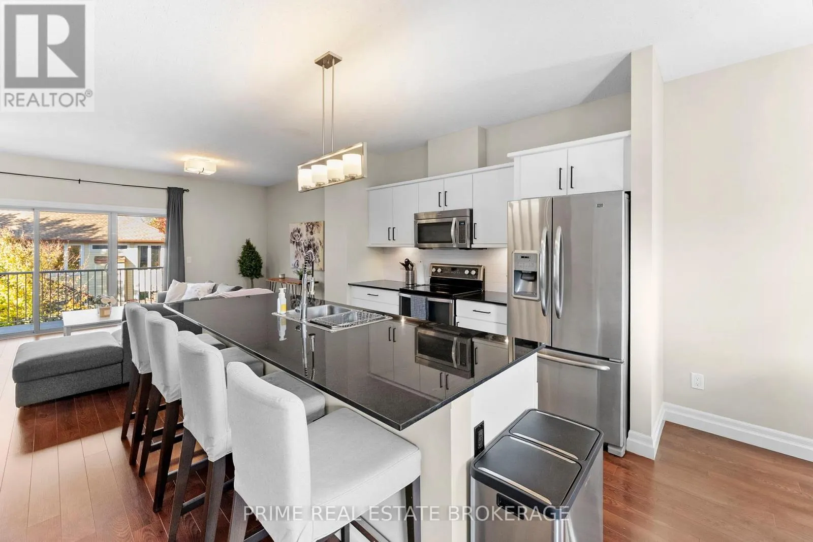 4 - 1850 BEAVERBROOK AVENUE #4