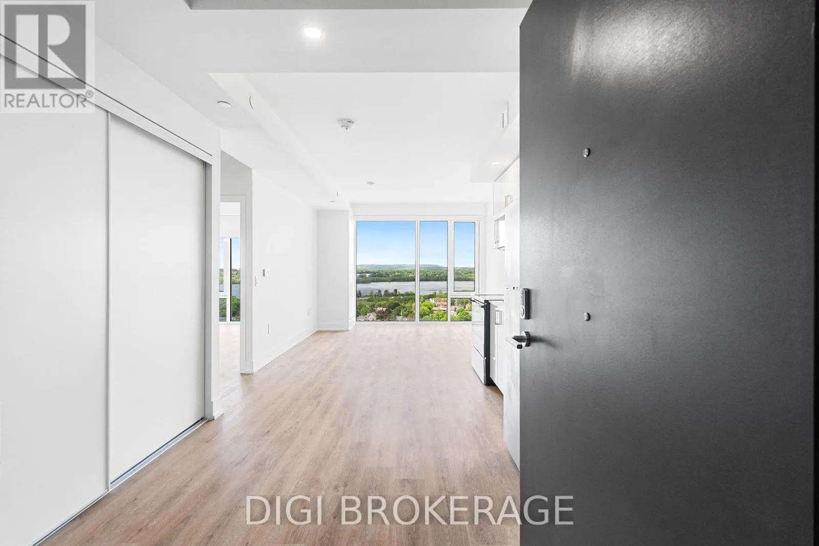 1507 - 2070 SCOTT STREET
