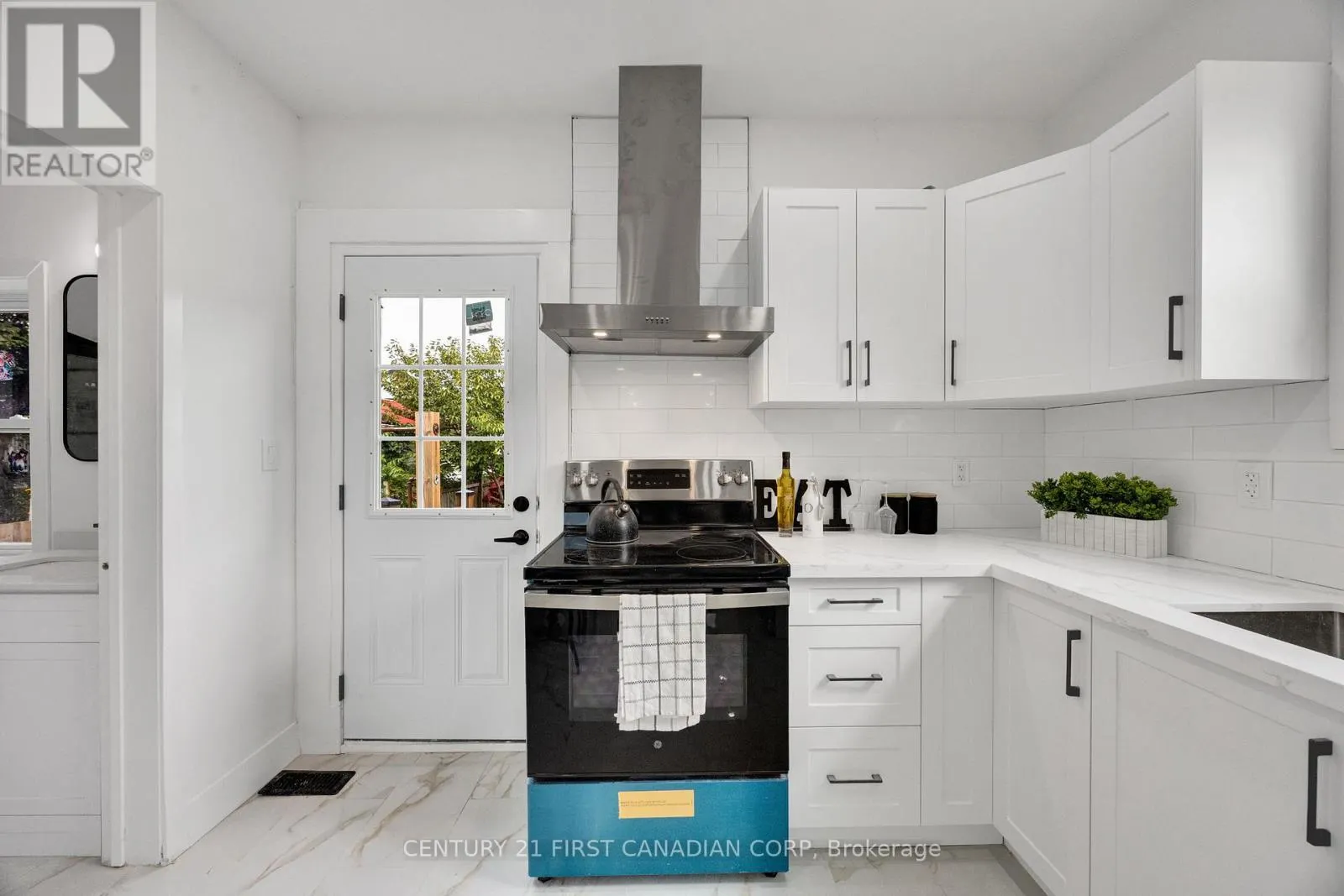 328 OAKLAND AVENUE
