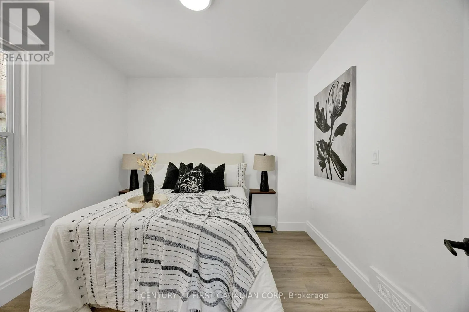 328 OAKLAND AVENUE