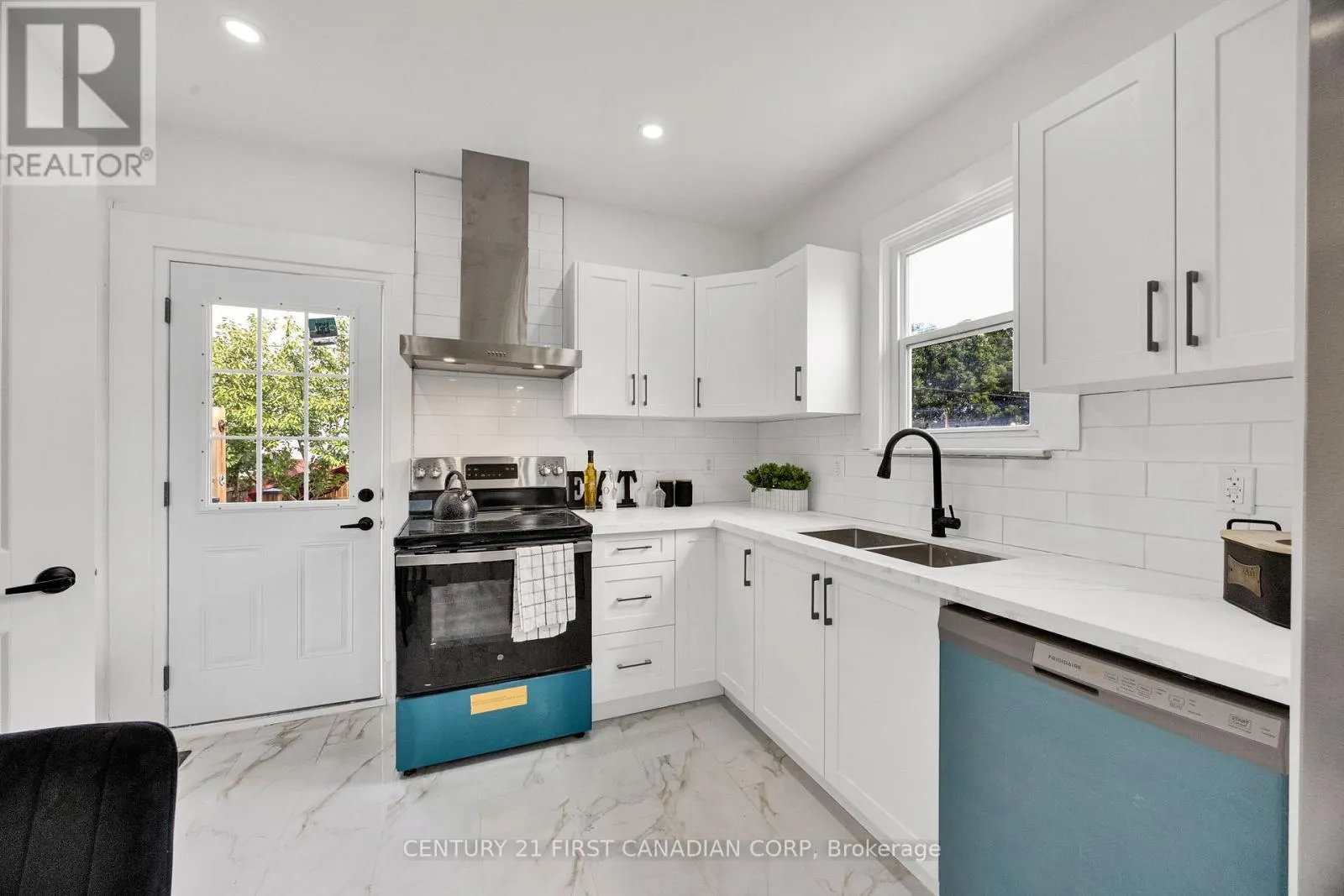 328 OAKLAND AVENUE