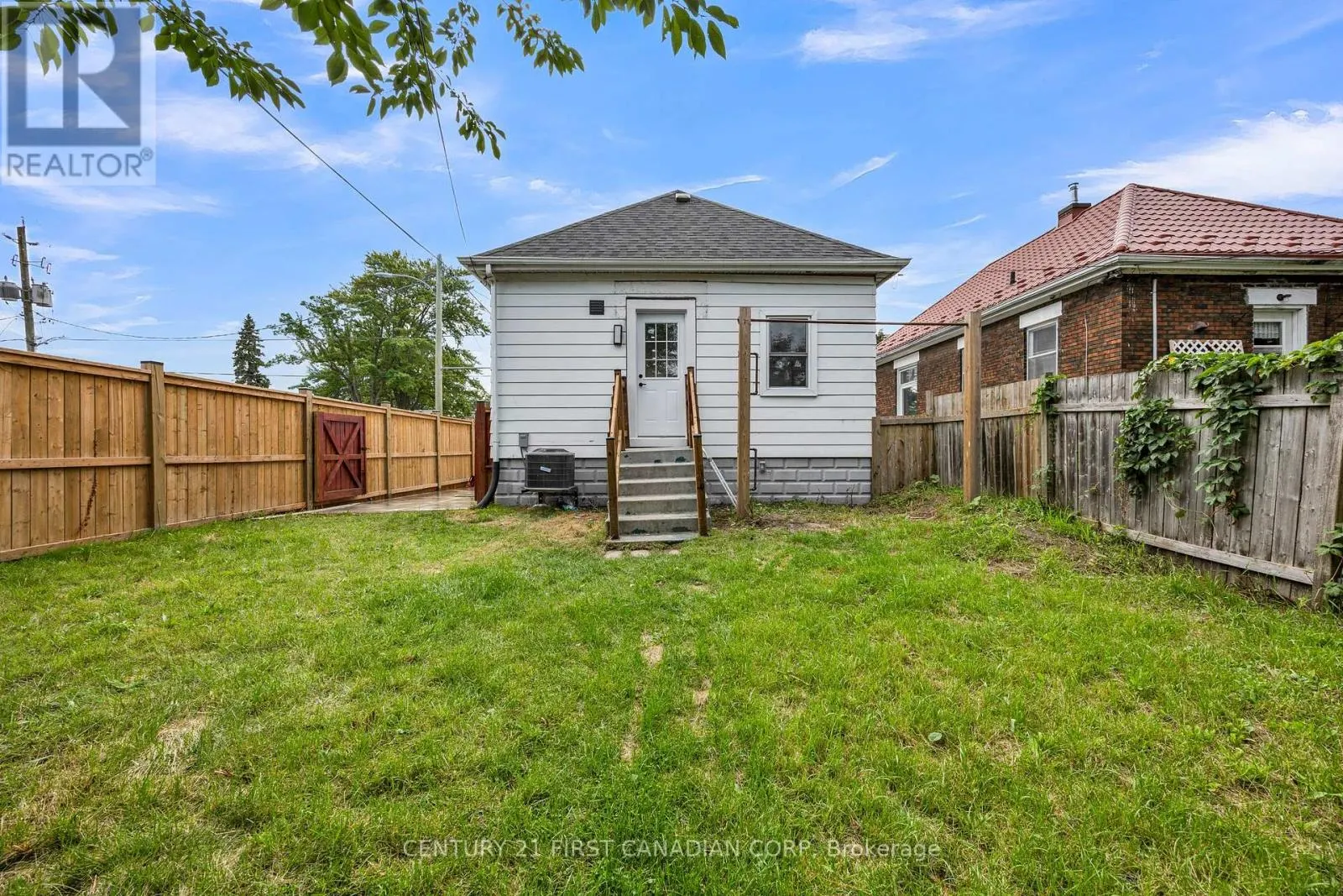 328 OAKLAND AVENUE