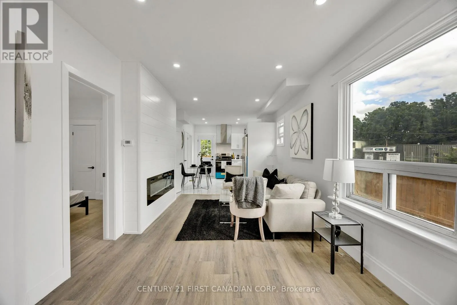 328 OAKLAND AVENUE