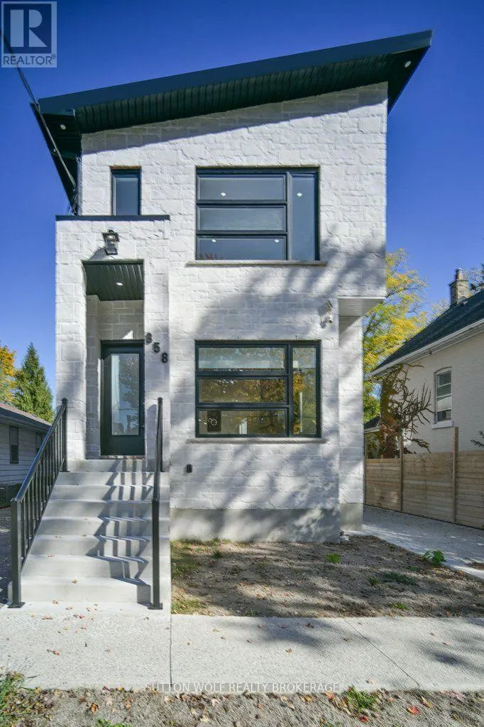 858 WILLIAM STREET