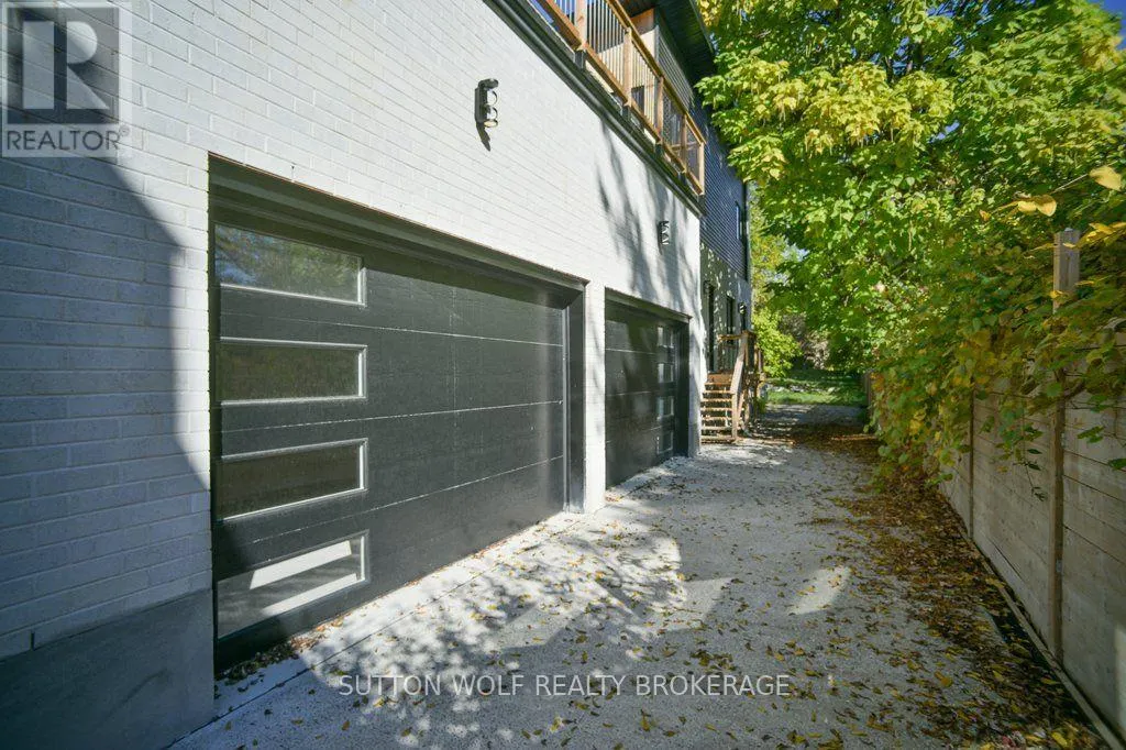 858 WILLIAM STREET