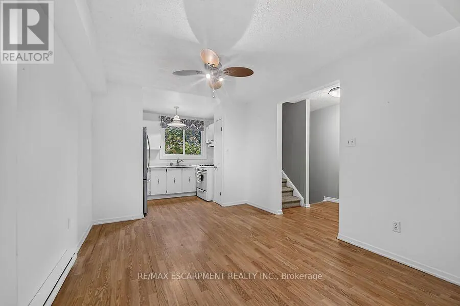 3 - 63 FONTHILL ROAD