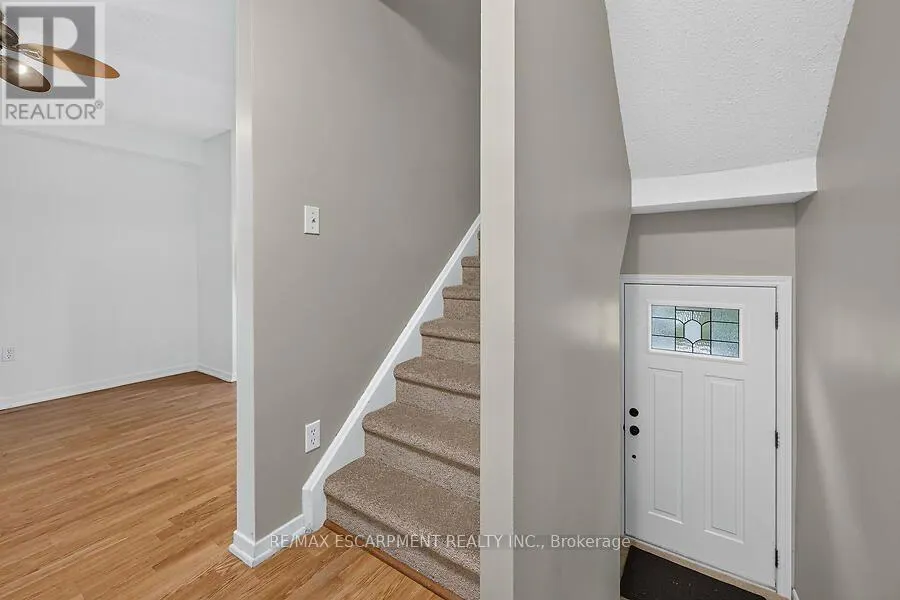3 - 63 FONTHILL ROAD