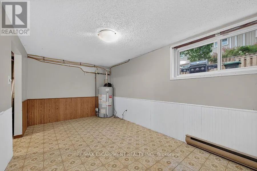 3 - 63 FONTHILL ROAD