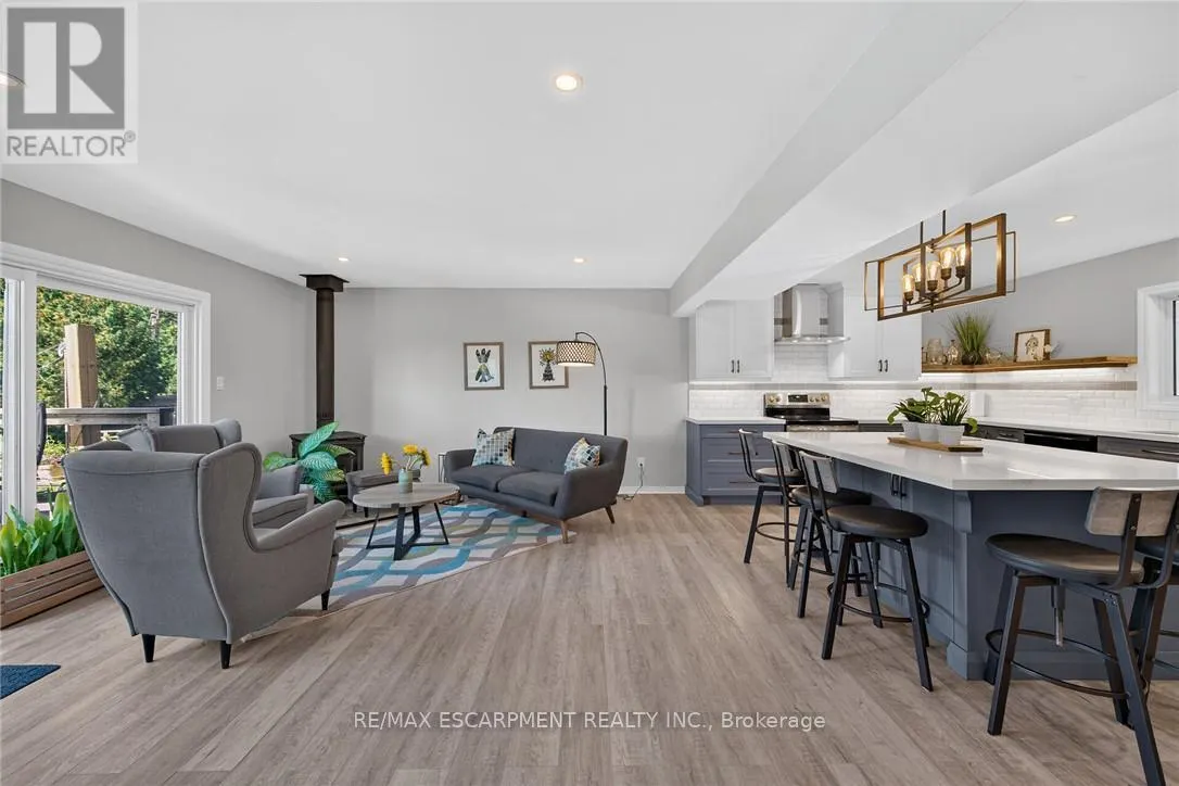 8105 LEEMING ROAD