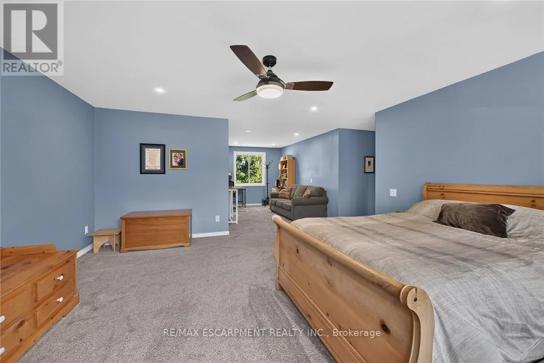 8105 LEEMING ROAD