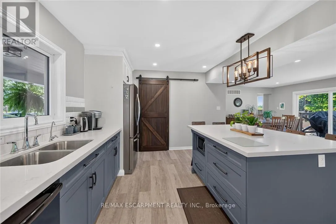 8105 LEEMING ROAD