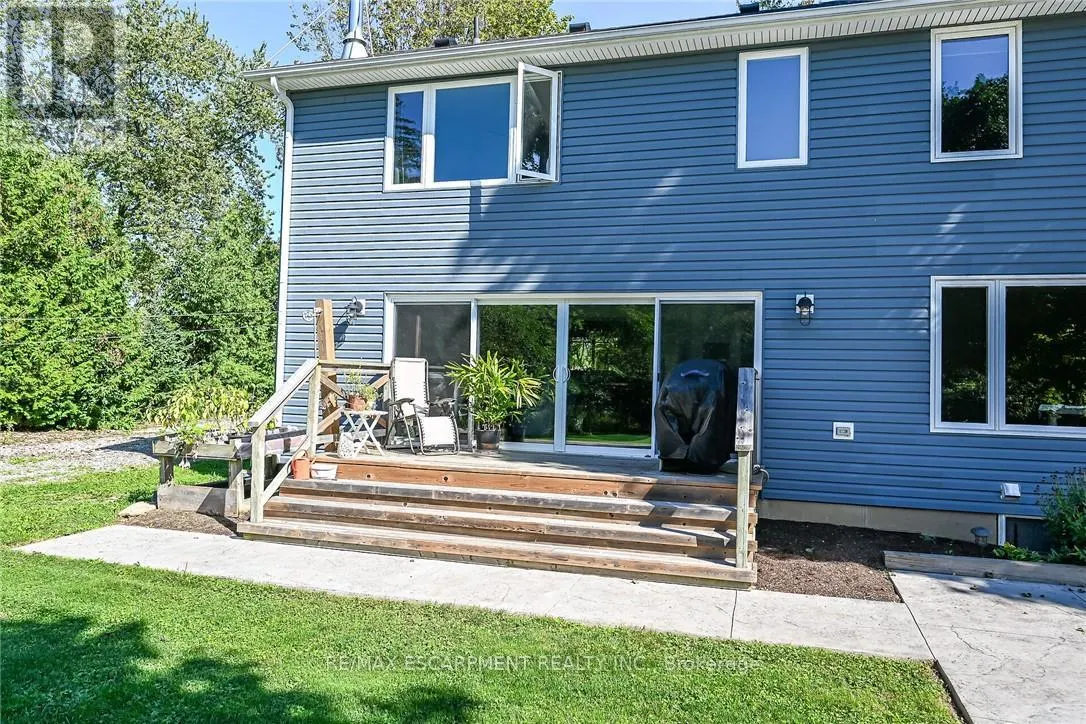 8105 LEEMING ROAD
