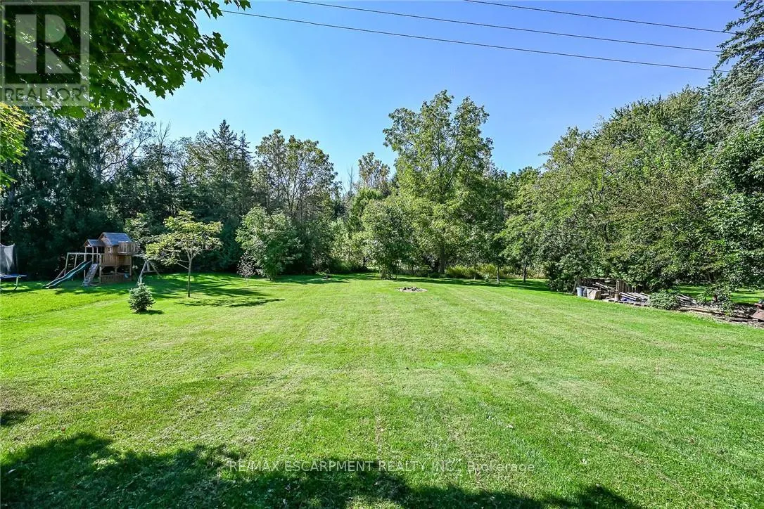 8105 LEEMING ROAD