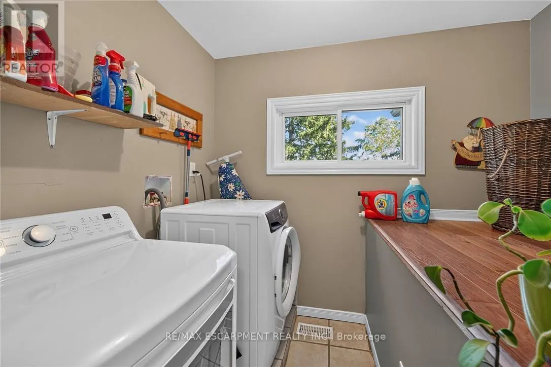 8105 LEEMING ROAD