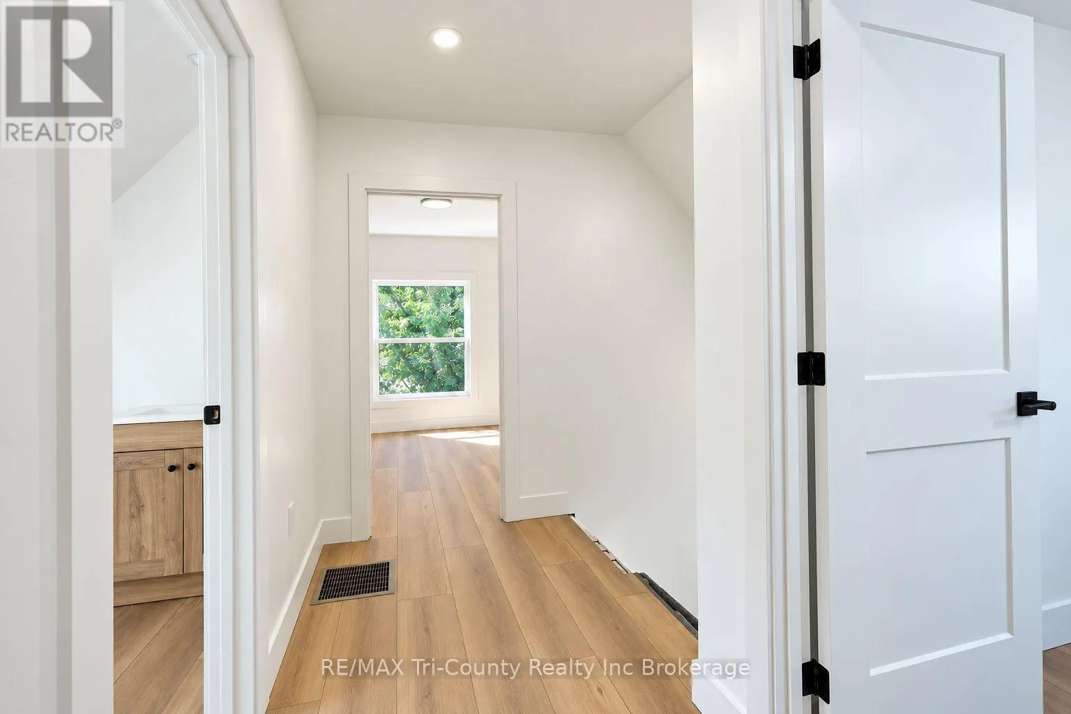 16 REDAN STREET