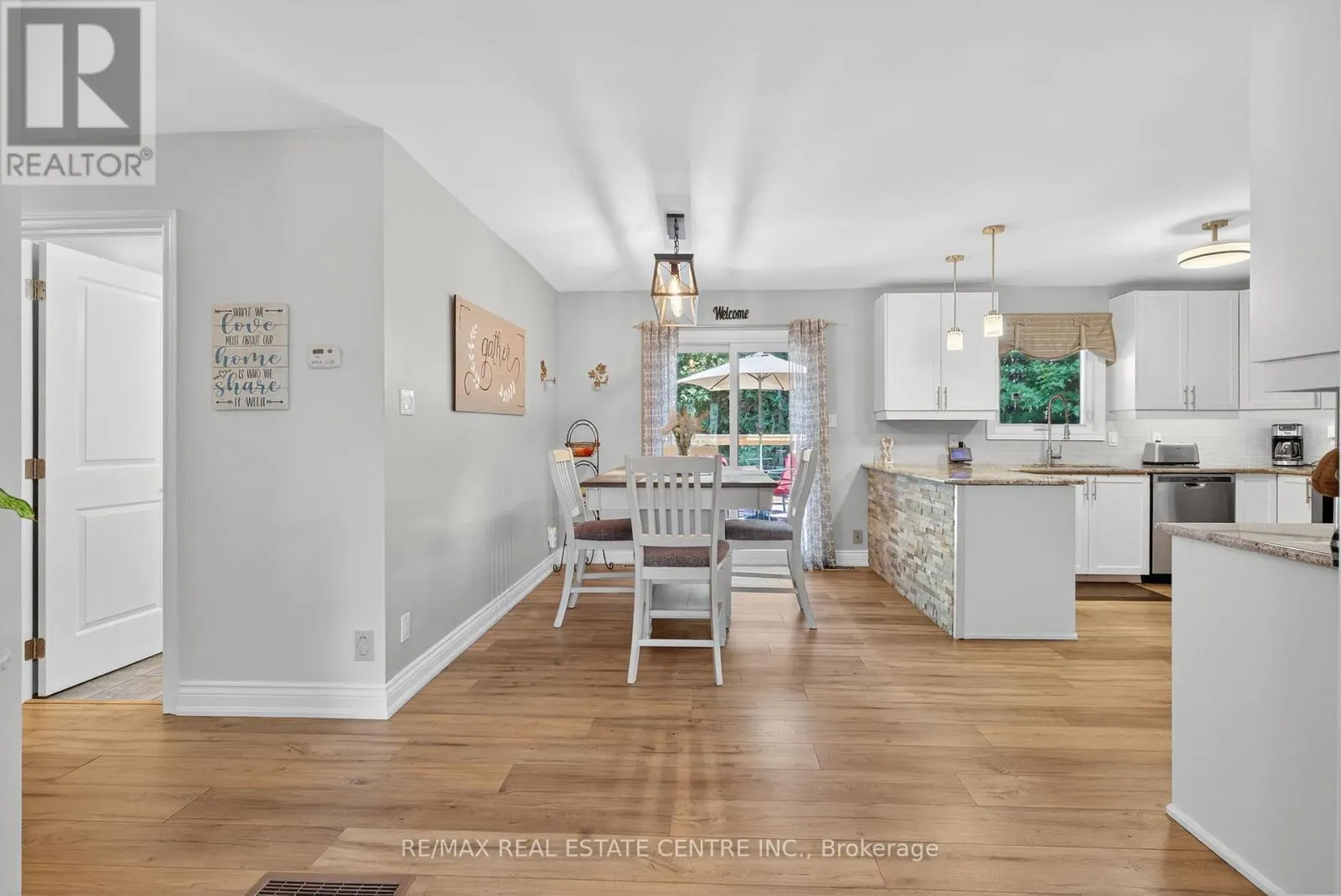 16 CEDAR LANE