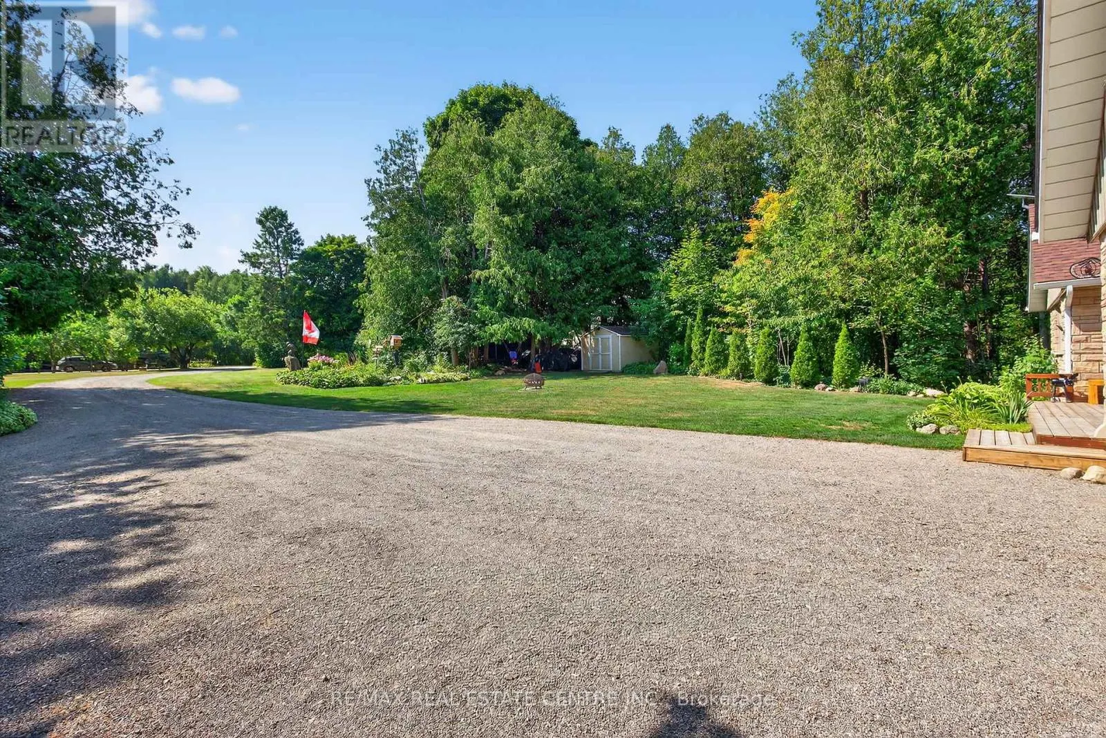 16 CEDAR LANE