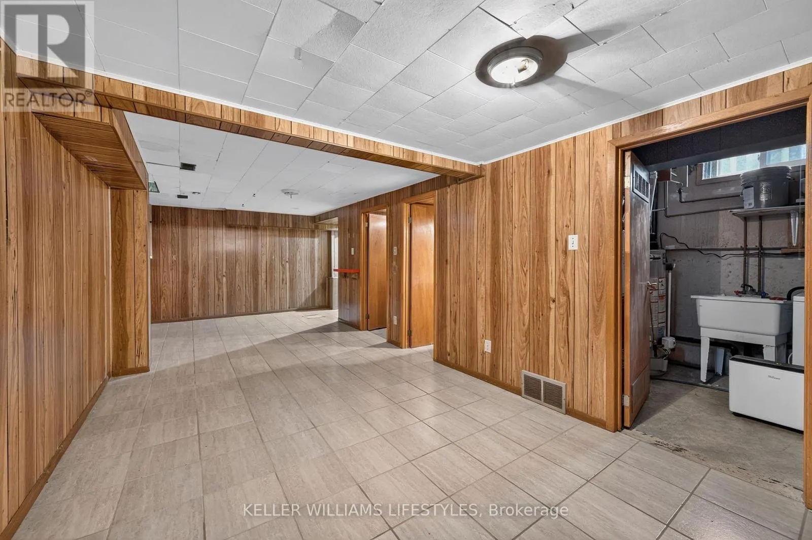 1024 JALNA BOULEVARD
