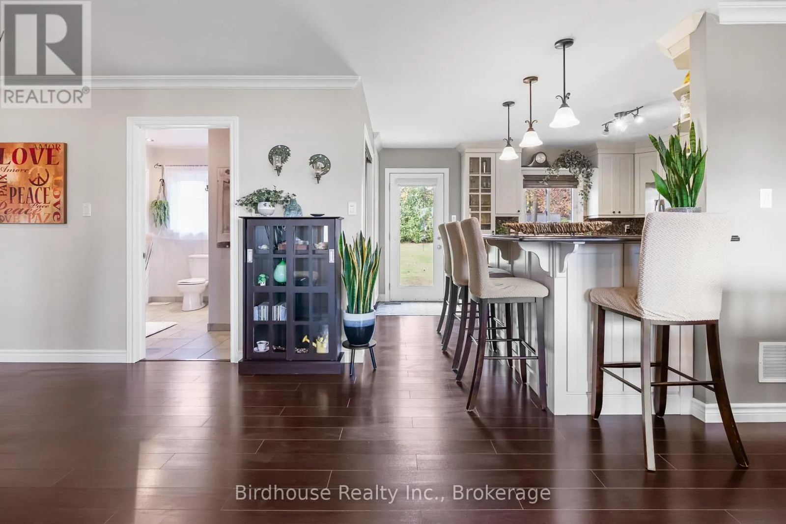 205 LAKESHORE DRIVE