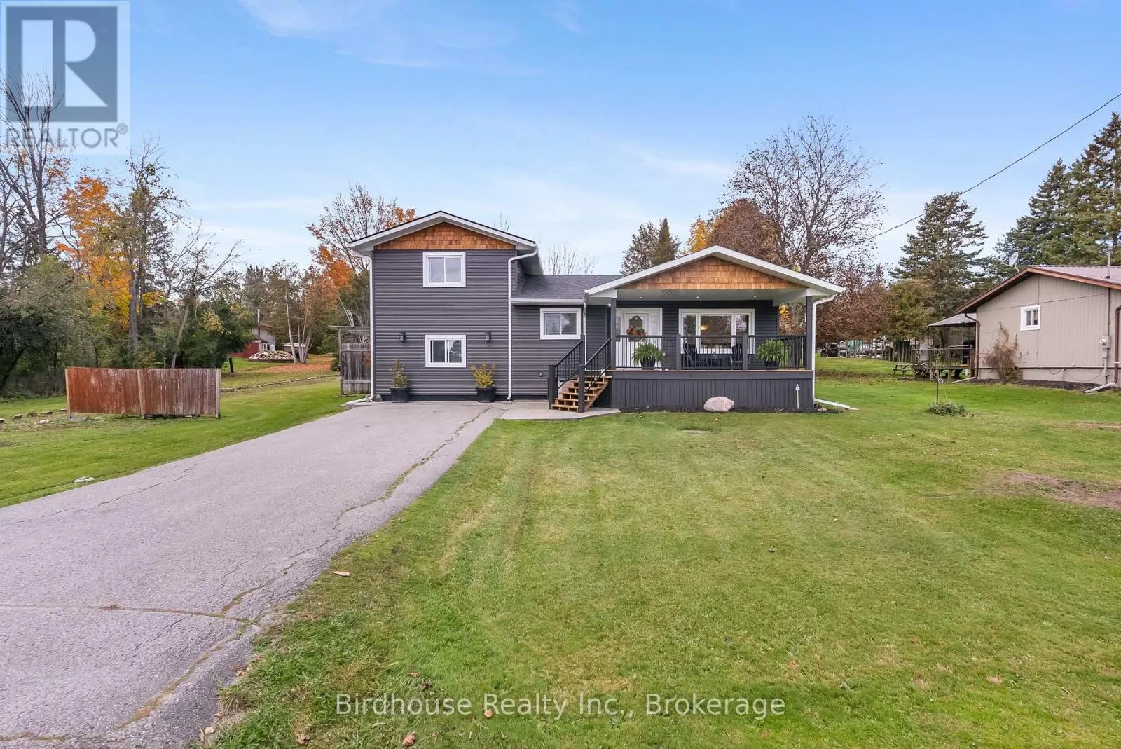 205 LAKESHORE DRIVE