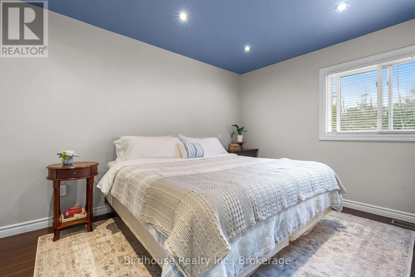 205 LAKESHORE DRIVE