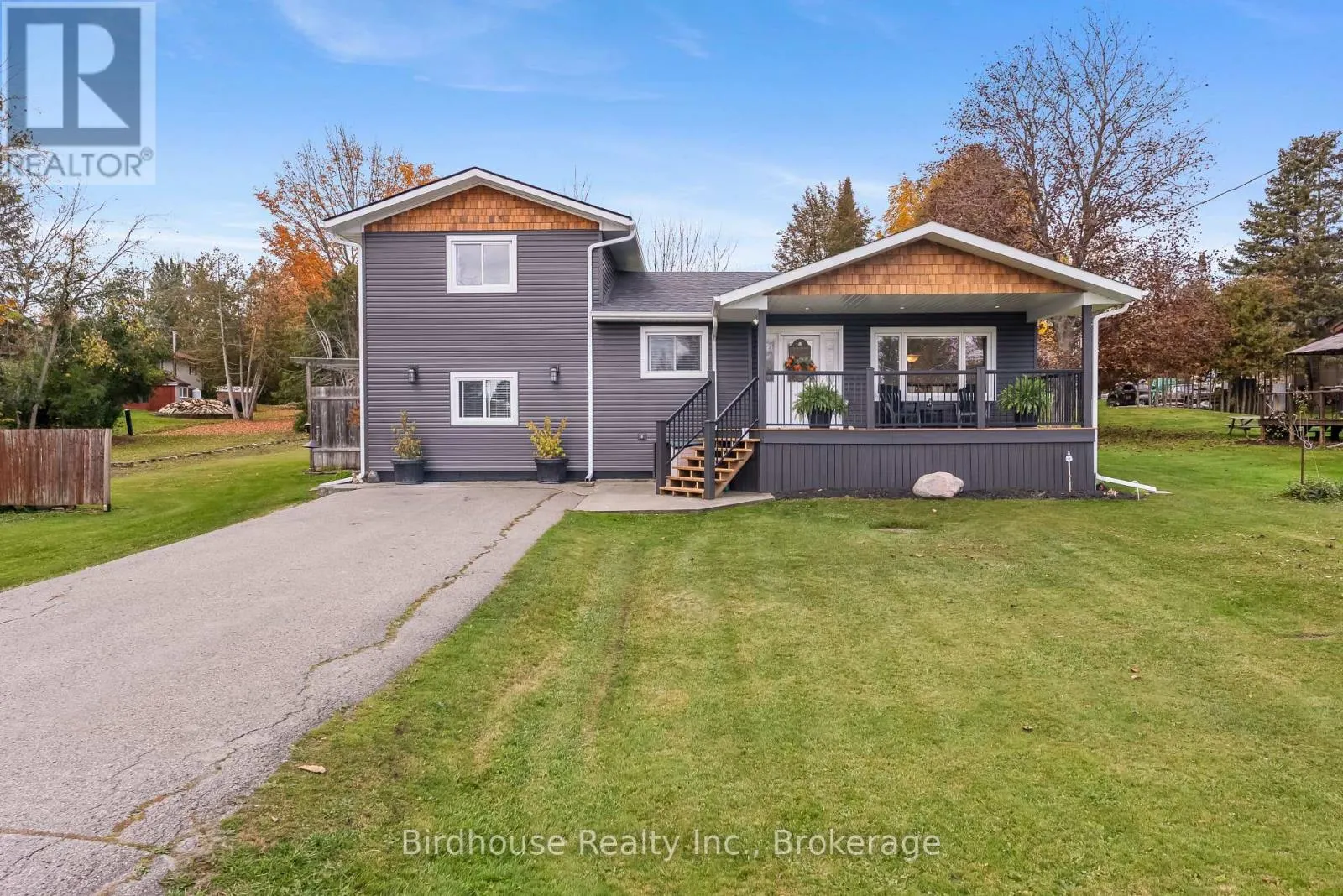 205 LAKESHORE DRIVE