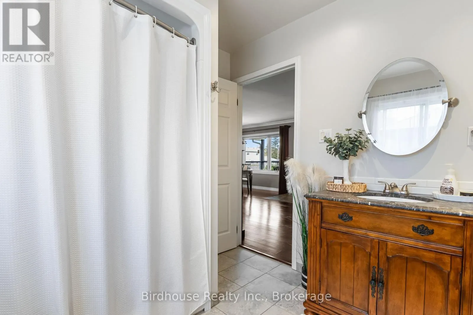 205 LAKESHORE DRIVE