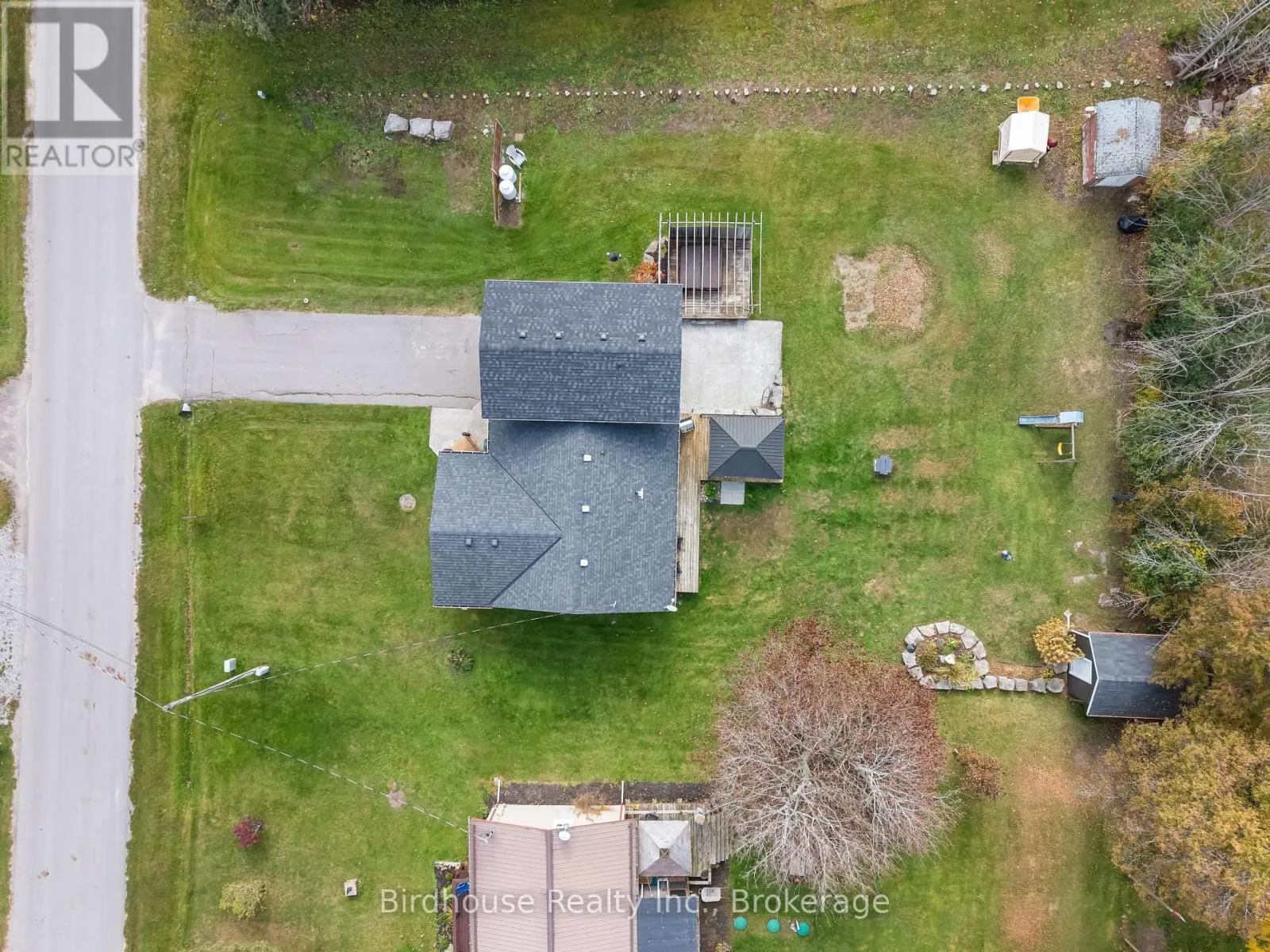 205 LAKESHORE DRIVE