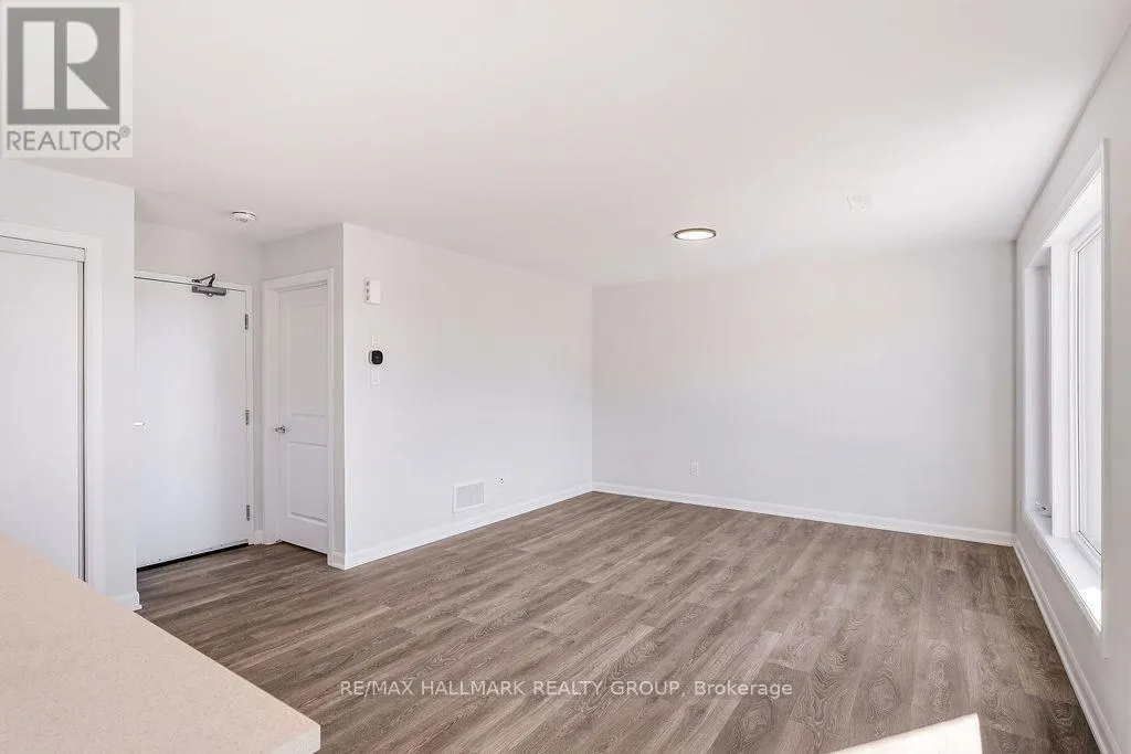 11 - 201 GLENROY GILBERT DRIVE