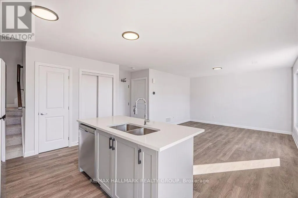 11 - 201 GLENROY GILBERT DRIVE