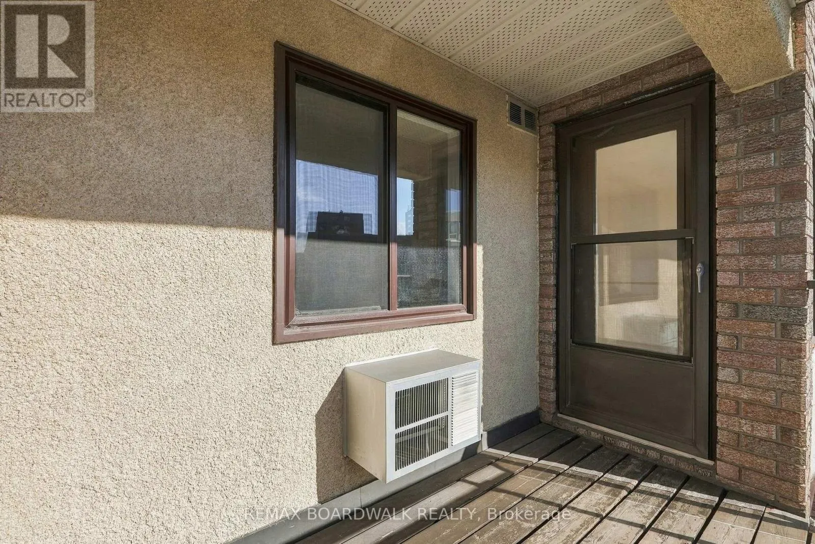 204 - 1490 HERON ROAD