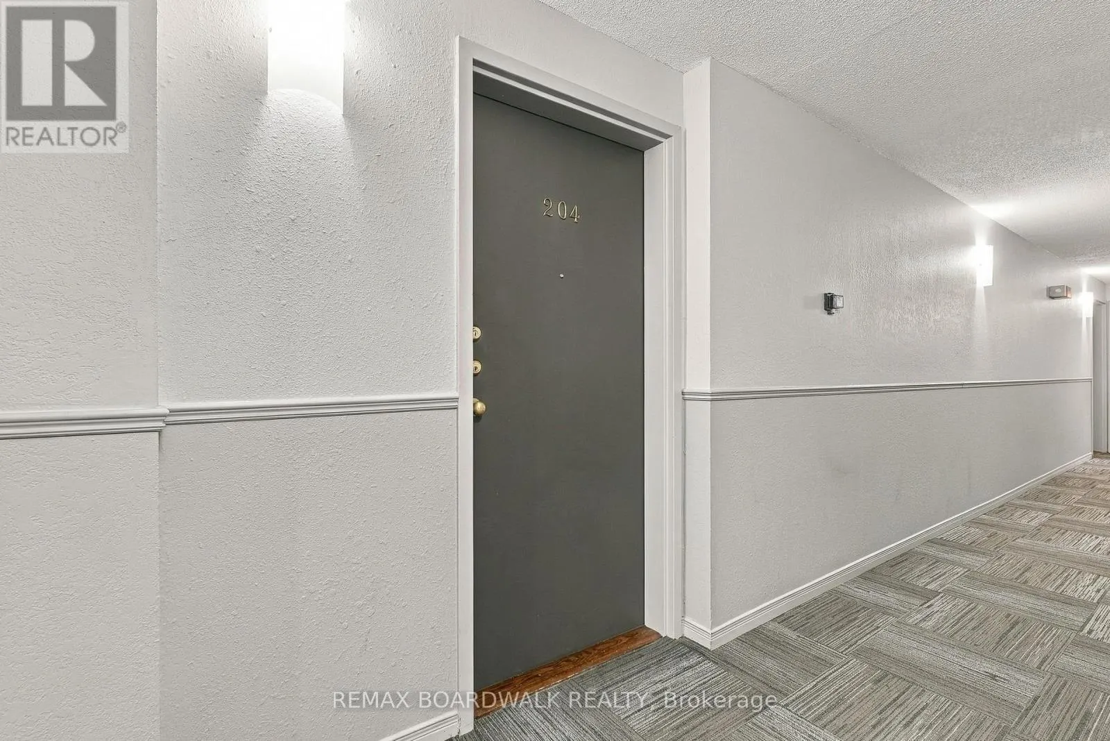 204 - 1490 HERON ROAD