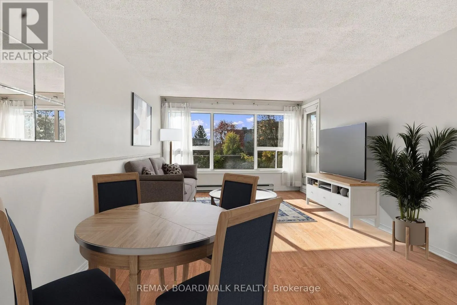 204 - 1490 HERON ROAD