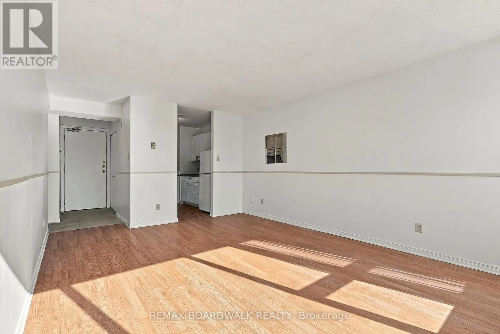 204 - 1490 HERON ROAD