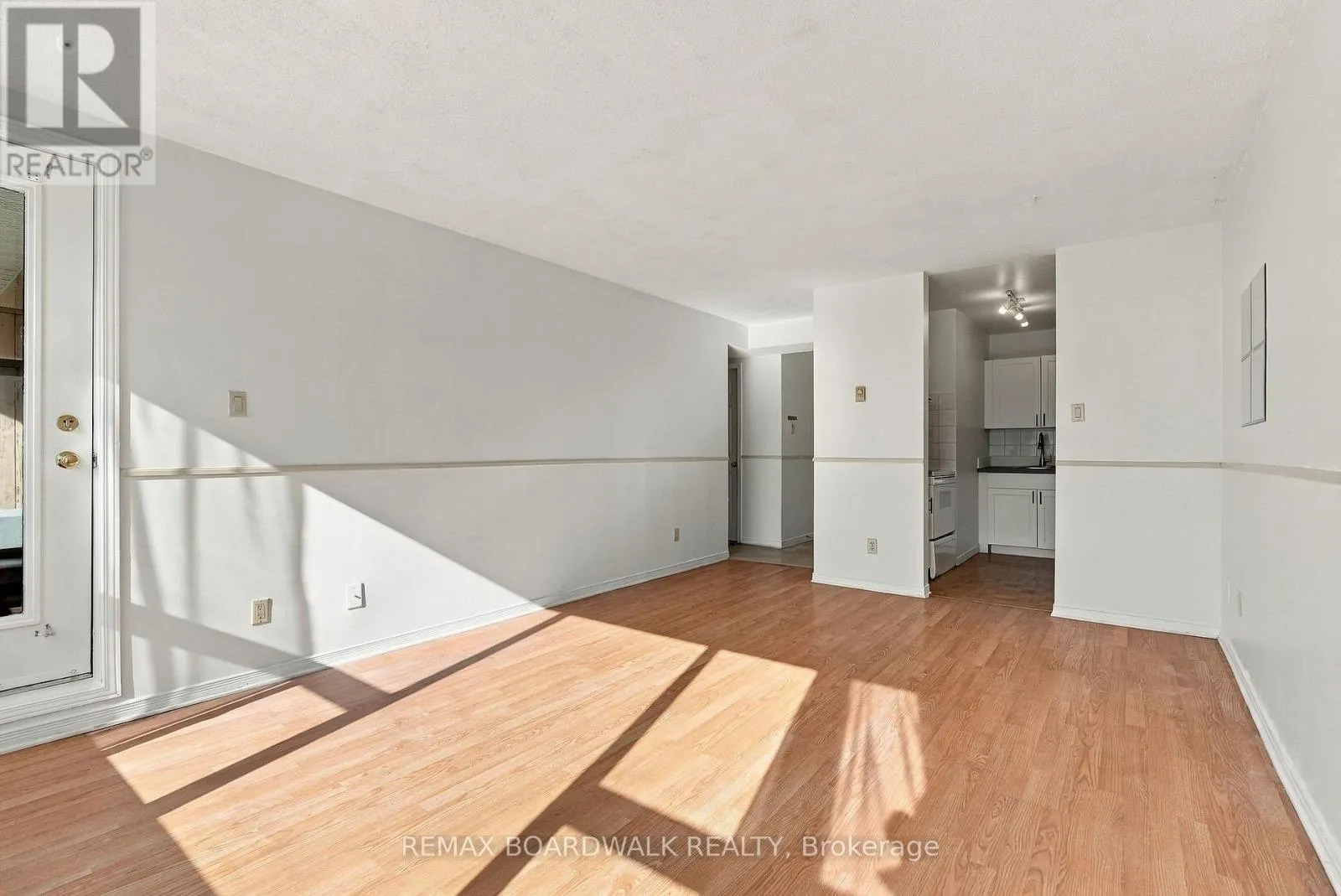 204 - 1490 HERON ROAD
