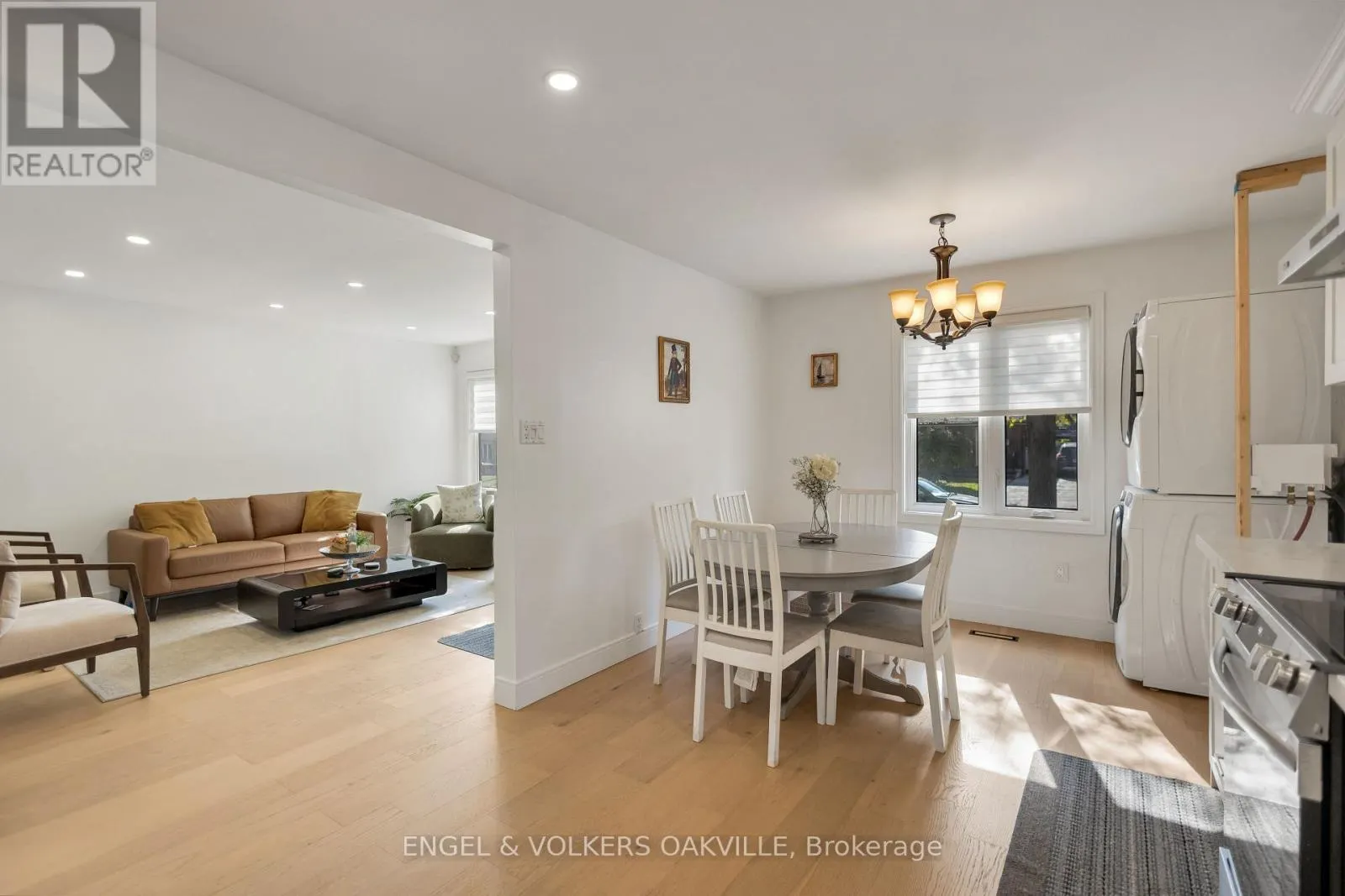 25 HINES CRESCENT