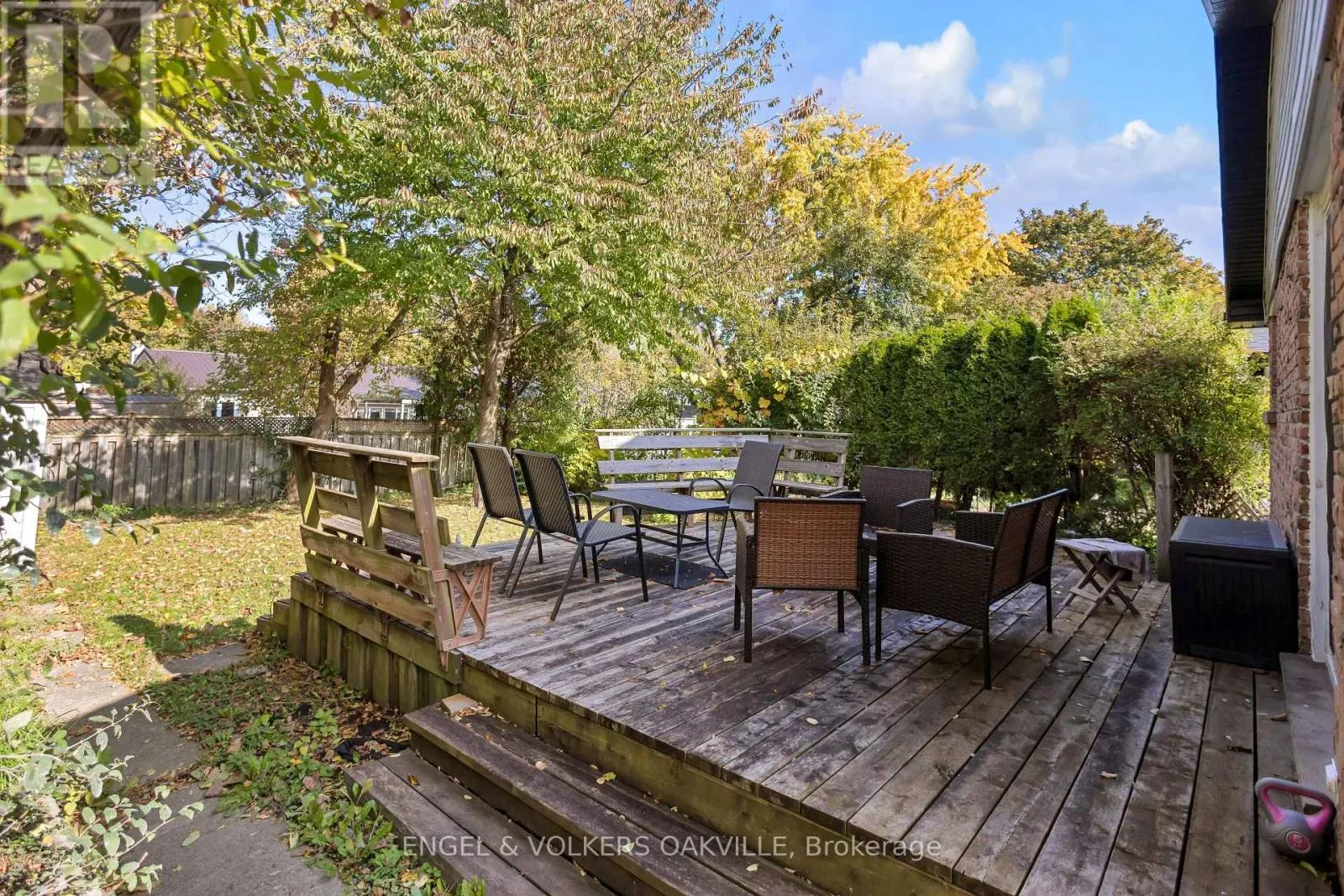 25 HINES CRESCENT