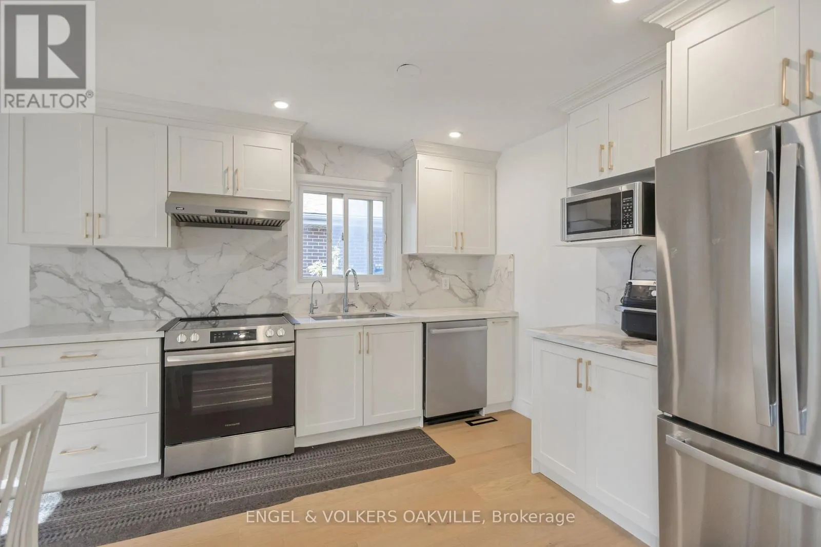 25 HINES CRESCENT