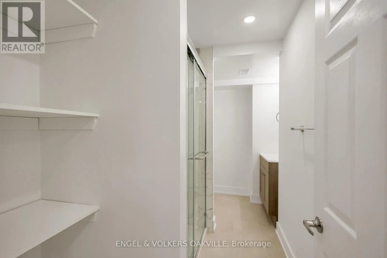 25 HINES CRESCENT