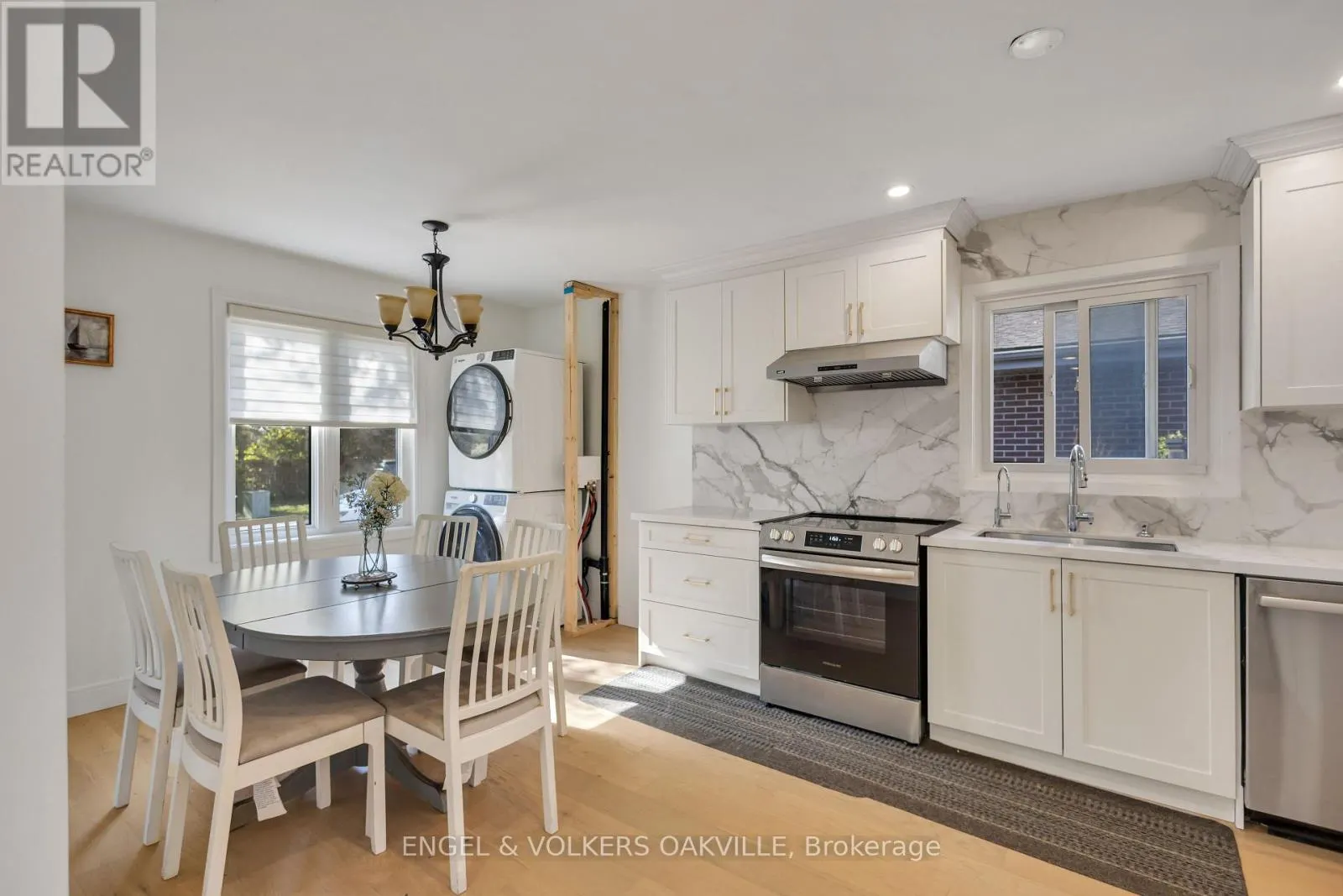25 HINES CRESCENT
