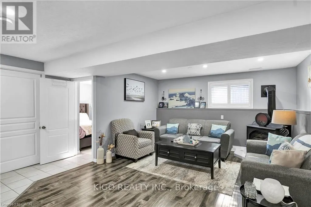 52 DAWN CRESCENT
