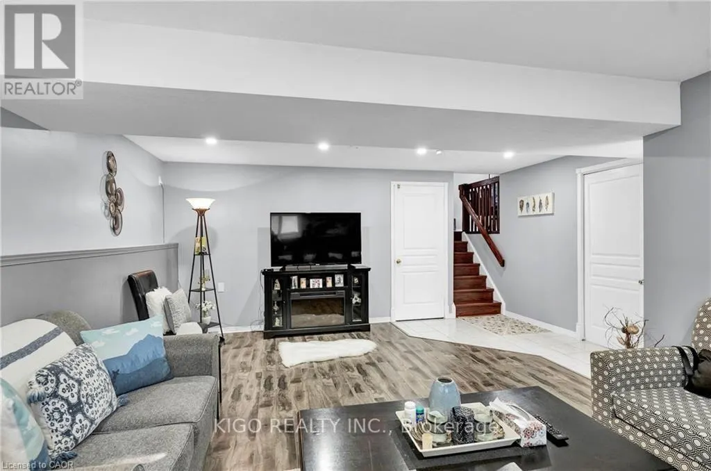 52 DAWN CRESCENT