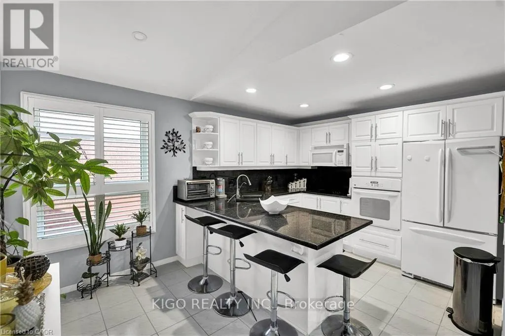 52 DAWN CRESCENT