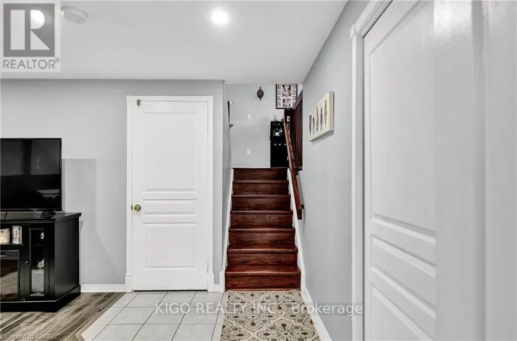 52 DAWN CRESCENT