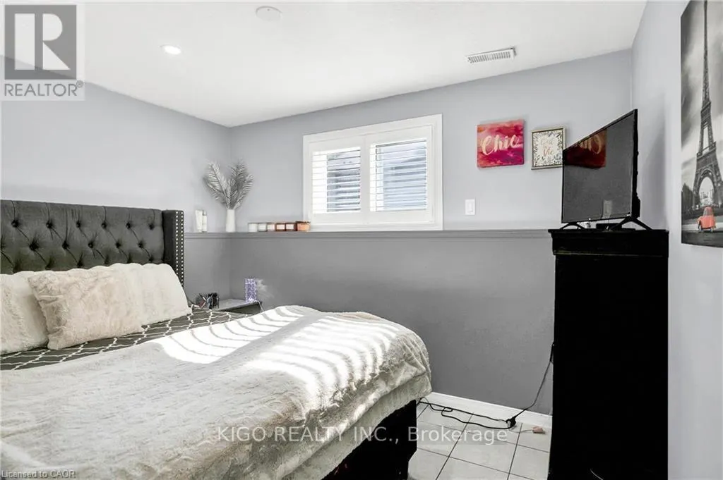 52 DAWN CRESCENT